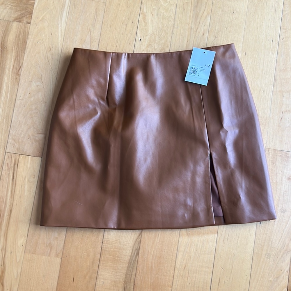 BRAND NEW forever 21 faux leather mini skirt